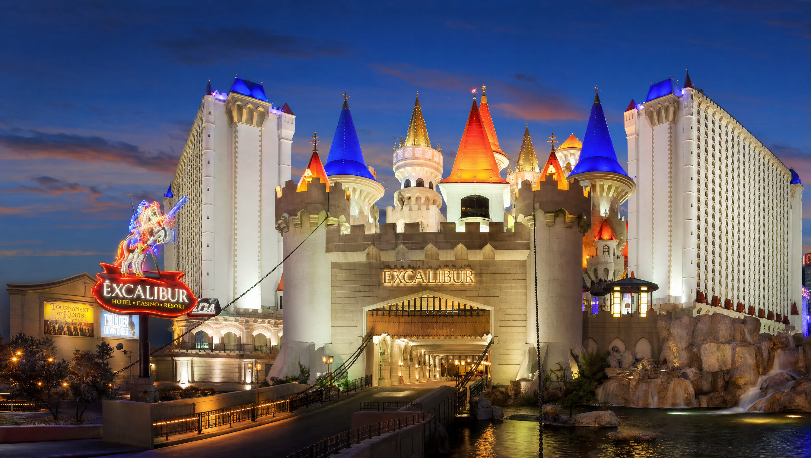 Excalibur medieval castle casino